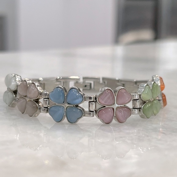 Multicolor Cat’s Eye Floral Magnetic Silver Bracelet - Picture 2 of 10